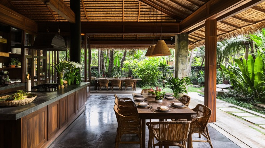 Southeast Asian Villa Restaurant with Tropical Courtyard Ambiance